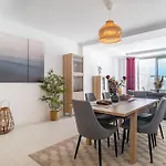In With Wifi Apartment